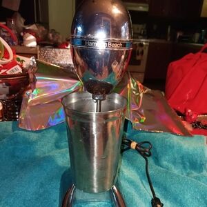 Hamilton Chrome Drinkmaster Shakes Cocktails Working